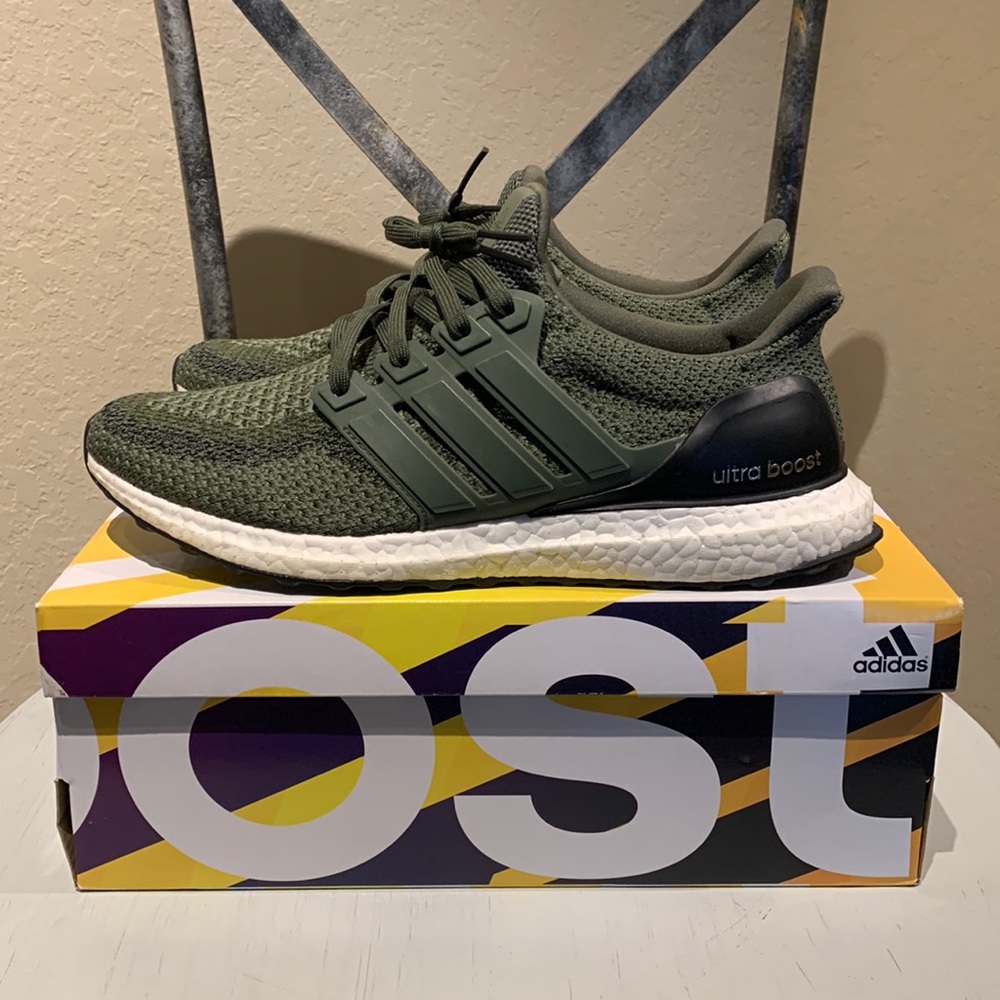 Mens Used Adidas Ultraboost 2.0 Olive Green size 10 with box